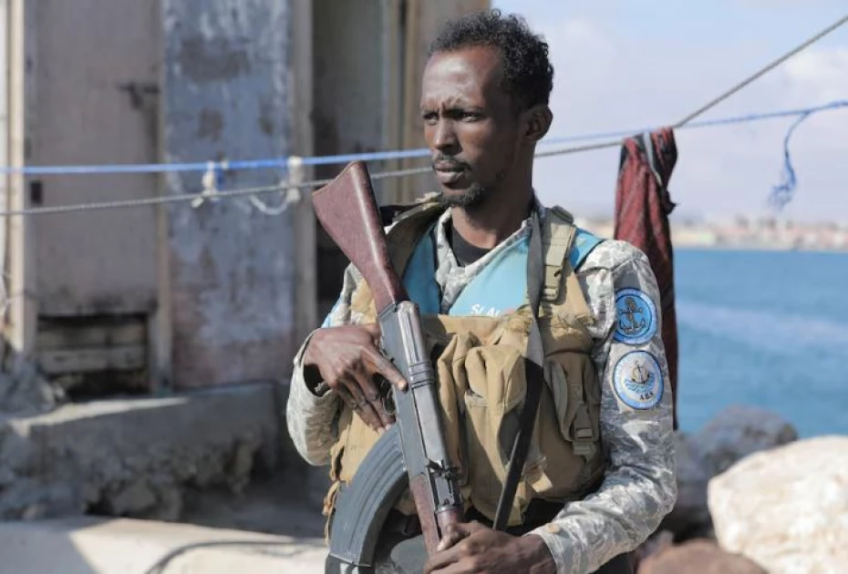 Somali pirates return, adding to global shipping crisis