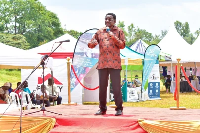 Chaos at Nyikal’s father’s burial as Orengo heckled out