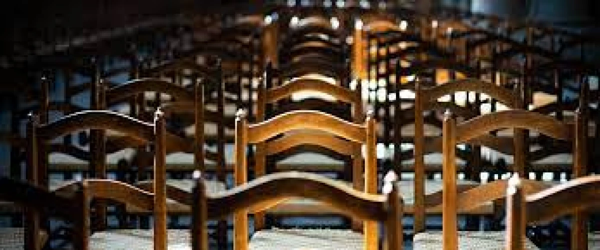 Churches compete with pubs as Kenyans mark Easter