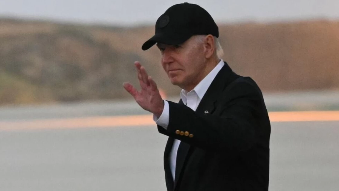 Biden jets to LA fundraiser starring Clooney, Roberts and Obama