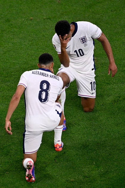 Wolfpack: Bellingham credits backroom staff with Alexander-Arnold celebration