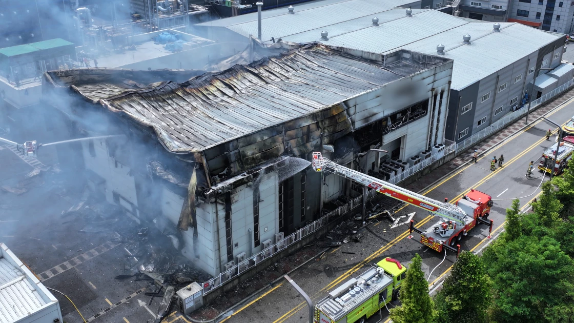 1 dead, 21 'unaccounted for' in South Korea battery plant fire