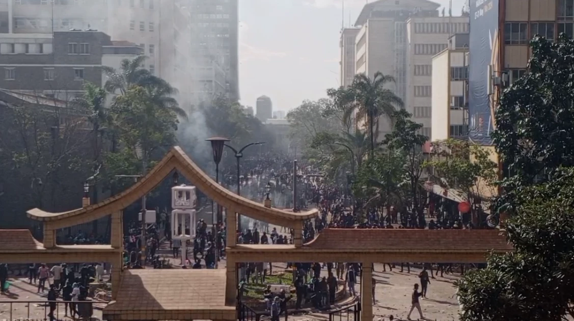 Kenya protesters breach parliament barricade, enter compound Kenya protesters breach parliament barricade, enter compound