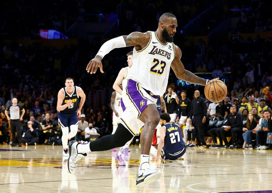 James agrees new two-year deal with Lakers: reports