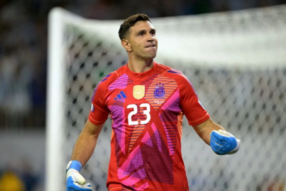 Martinez saves Messi blushes as Argentina beat Ecuador to reach Copa semis