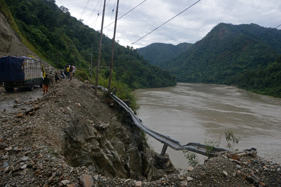 Floods and landslides kill 14 in Nepal: police Floods and landslides kill 14 in Nepal: police