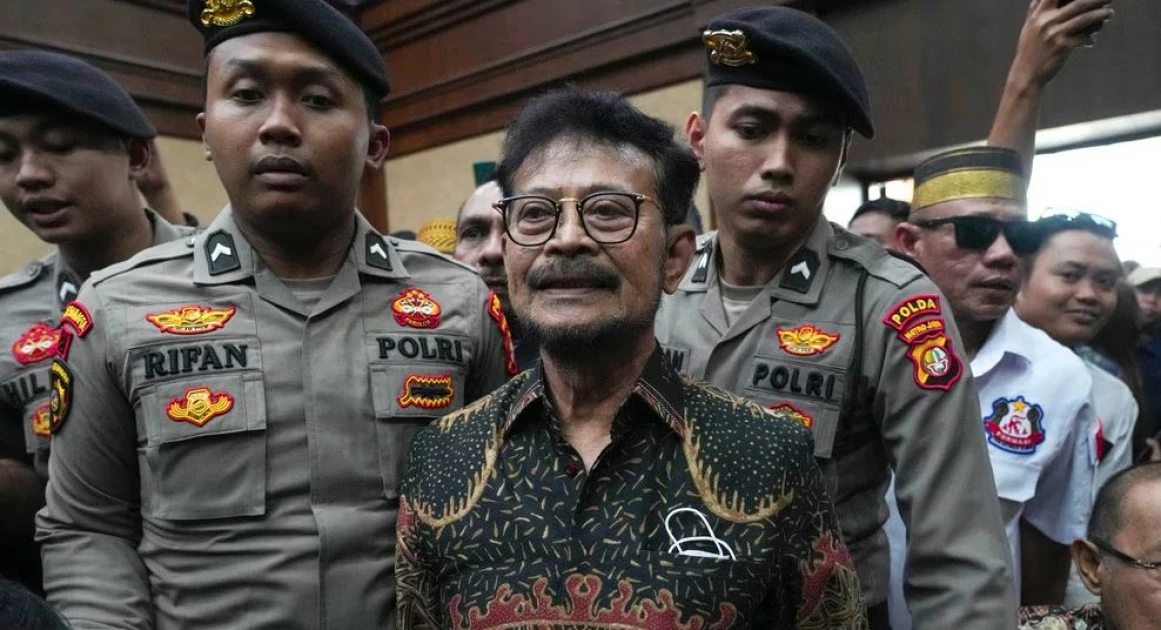 Indonesia sentences former agriculture minister to 10 years for corruption Indonesia sentences former agriculture minister to 10 years for corruption