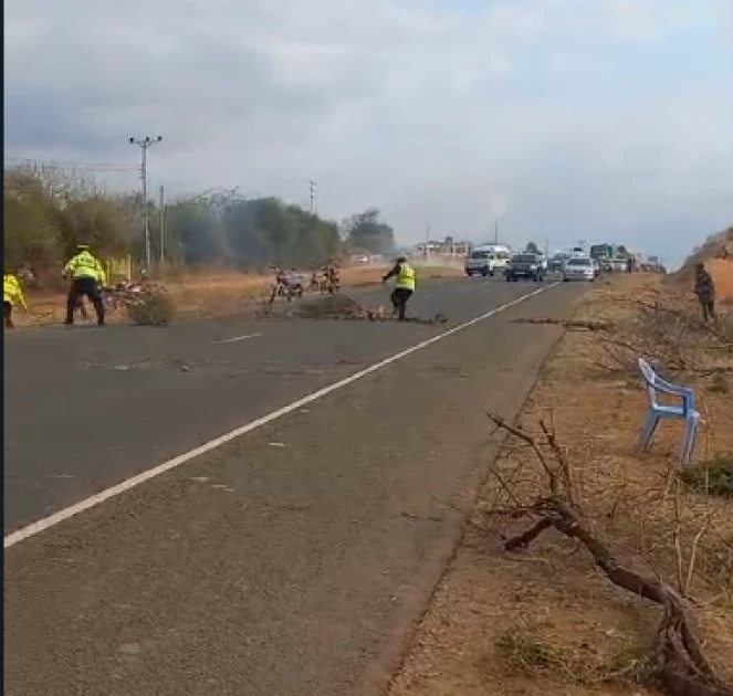 Police lob teargas to disperse protesters after child killed by speeding car on Kitui-Kibwezi road
