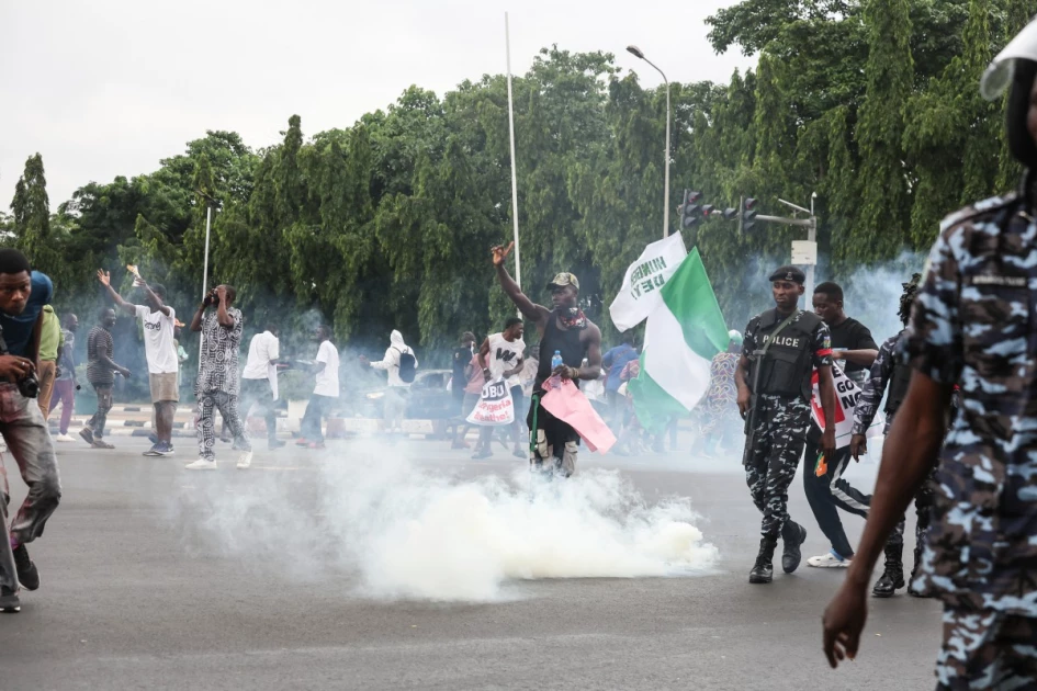 Nigeria police fire tear gas on hardship protests
