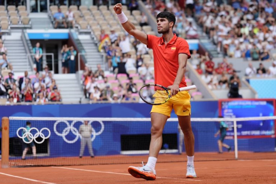 Alcaraz breezes through opener at Paris Masters