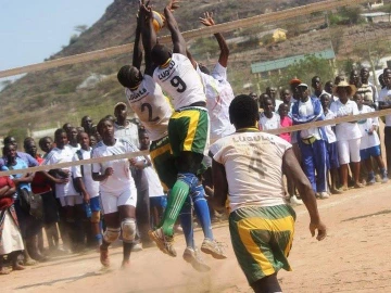 Postbank maintain strong title push with convincing victory over Spykers