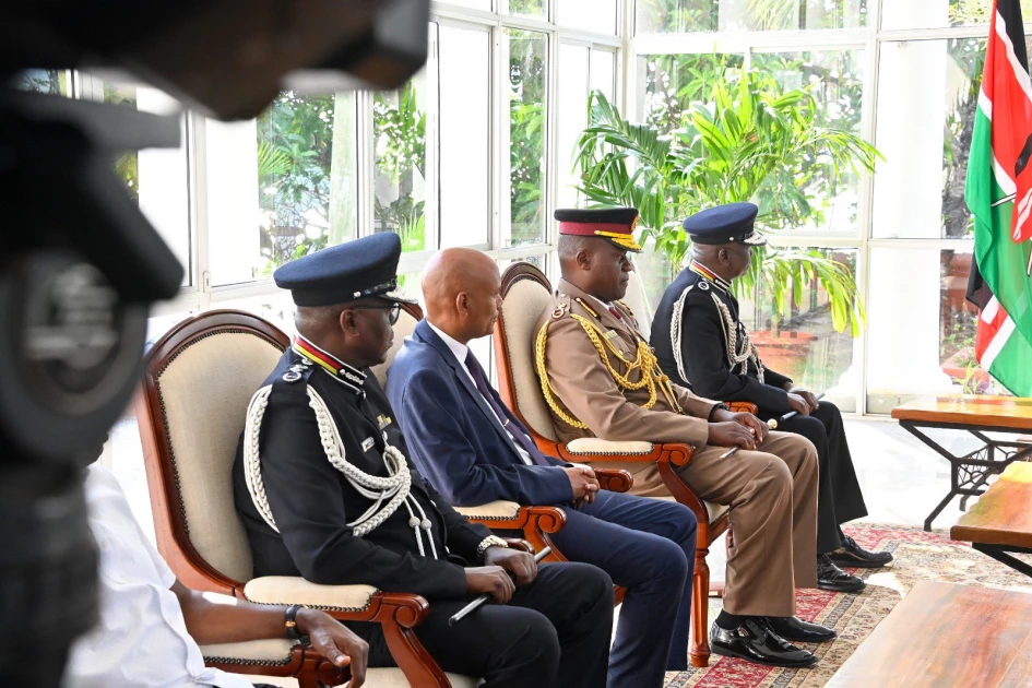 Senior police officers hold security meeting in Embakasi 