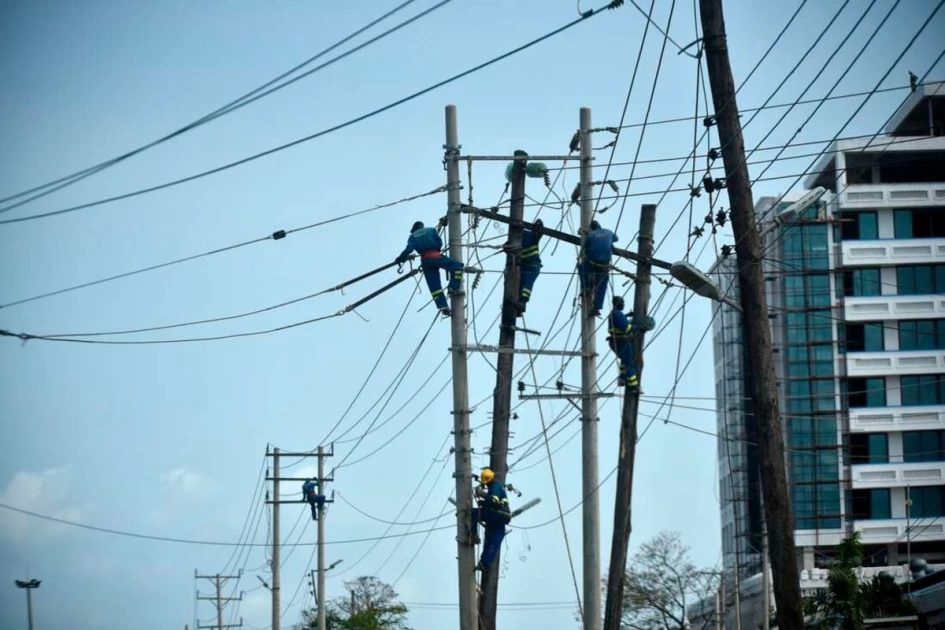 Kenya power employee falls to death from electric pole 