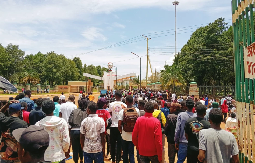 Moi University lecturers, workers hold protest over delayed salaries, failed CBA agreements Moi University lecturers, workers hold protest over delayed salaries, failed CBA agreements