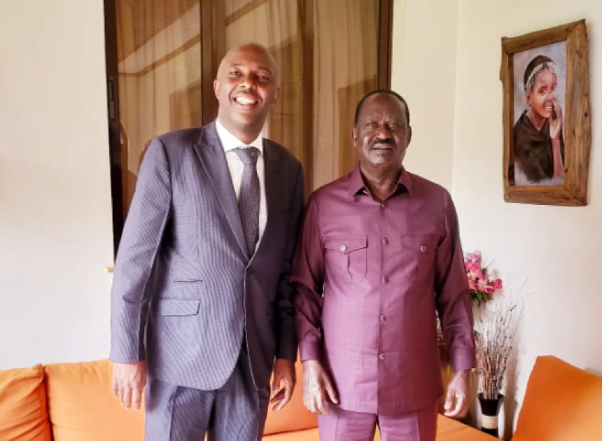 Kang'ata's sudden link-up with Raila rattles political scene amid DP rumors