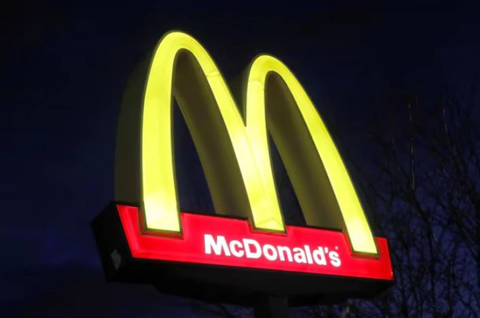 E. coli outbreak tied to McDonald's hamburgers kills 1, sickens dozens in US E. coli outbreak tied to McDonald's hamburgers kills 1, sickens dozens in US