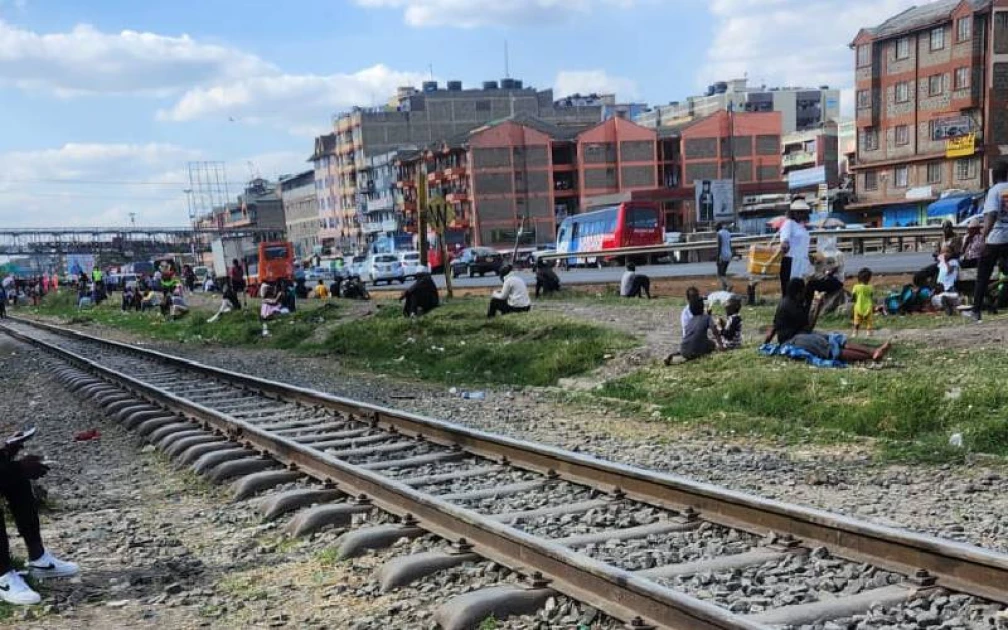 Pipeline: Residents risk life and limb at new picnic spot