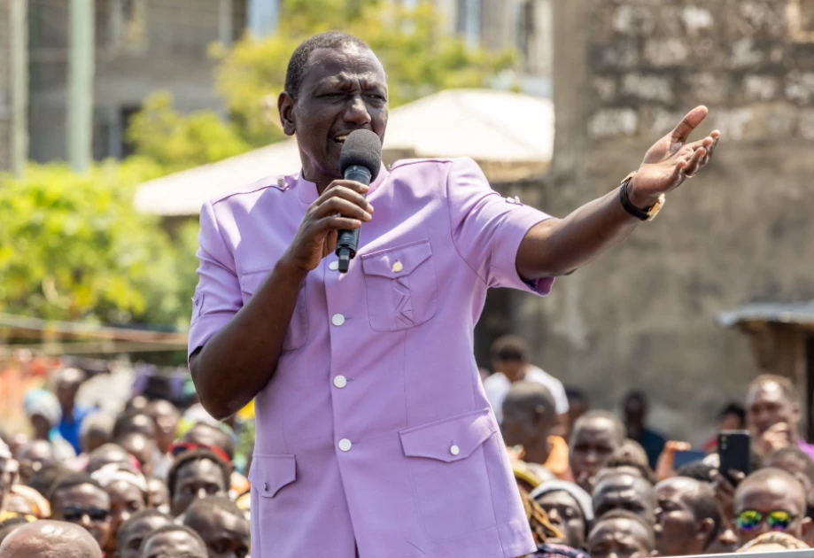Ruto puts 34 CEOs on notice for failing to comply with e-Citizen directive Ruto puts 34 CEOs on notice for failing to comply with e-Citizen directive
