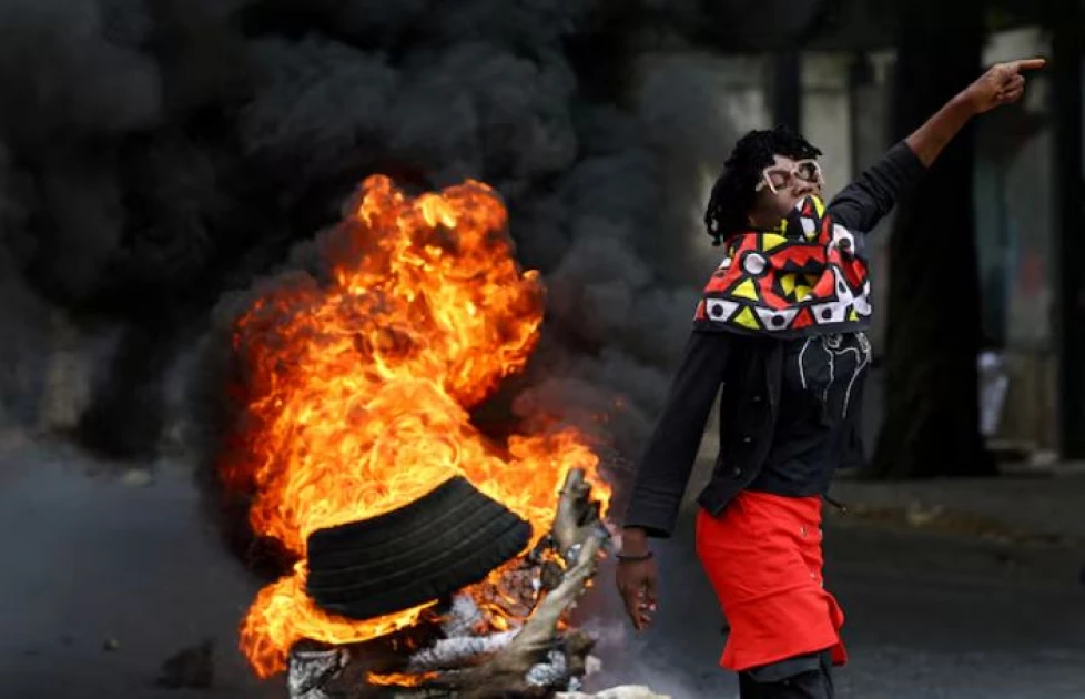 Mozambique prison riot leaves 33 dead as civil unrest grips country Mozambique prison riot leaves 33 dead as civil unrest grips country