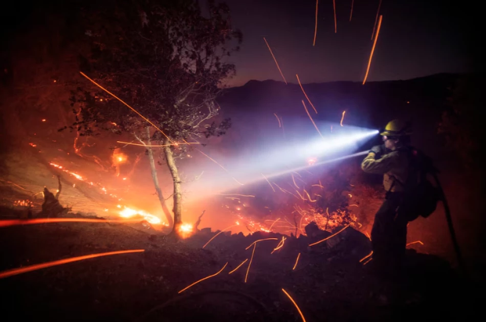 Calmer winds help Los Angeles firefighters as death toll hits 10 Calmer winds help Los Angeles firefighters as death toll hits 10