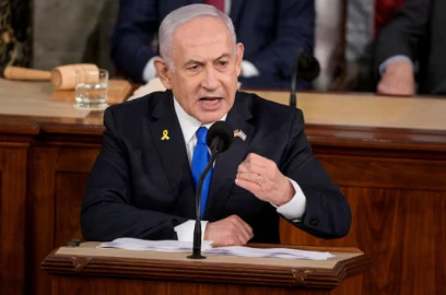 Netanyahu under mounting political pressure after party quits