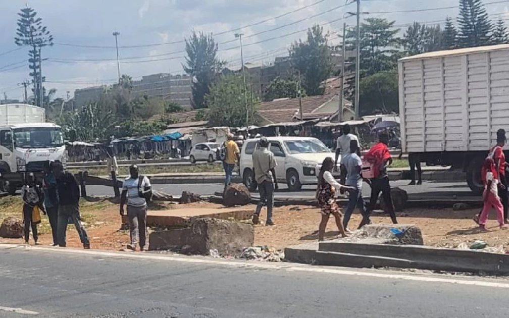 Outering road: Tassia, Pipeline residents want demolished guardrails reinstalled