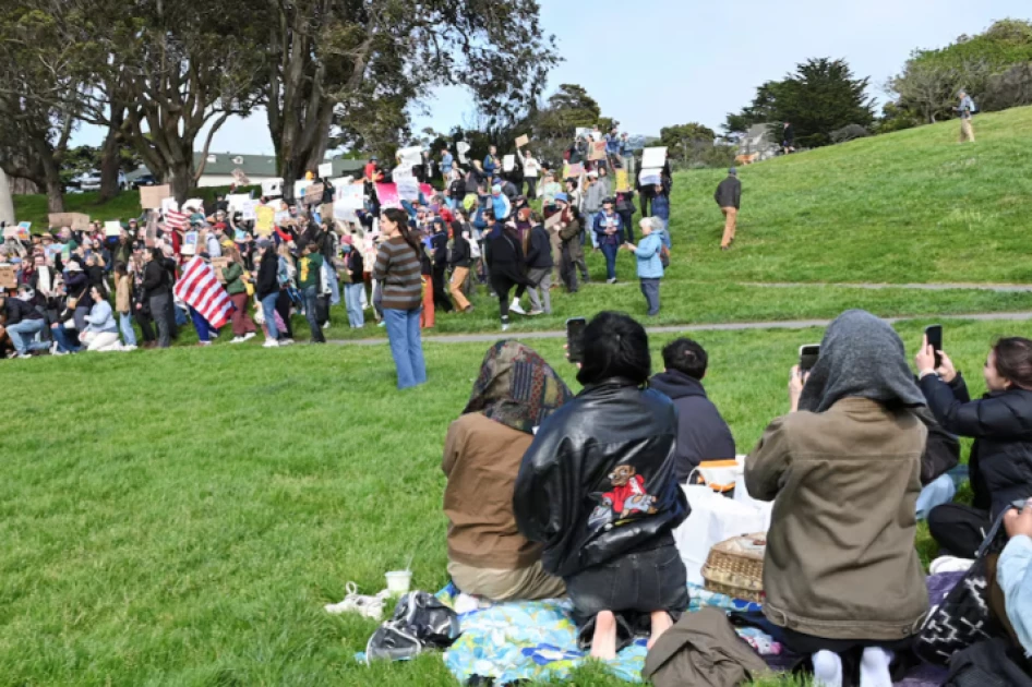 US judge orders Trump administration to reinstate thousands of fired workers