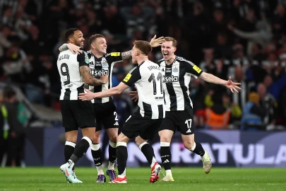 Newcastle winger Barnes signs long-term contract extension