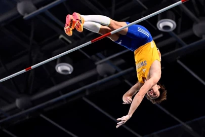 Pole vault superstar Duplantis to skip indoor season