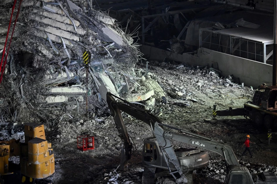 Myanmar quake toll passes 2,700, nation halts to honour victims