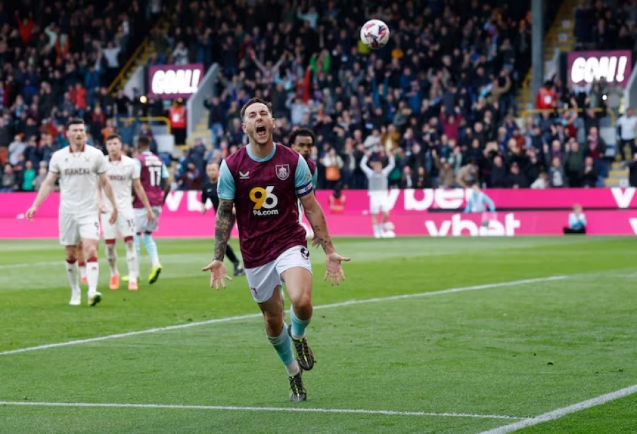 Leeds and Burnley promoted to Premier League Leeds and Burnley promoted to Premier League