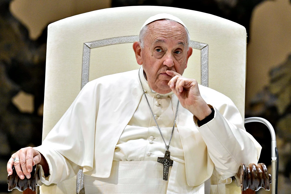 'White flag': Pope leaves bitter legacy in Ukraine 'White flag': Pope leaves bitter legacy in Ukraine