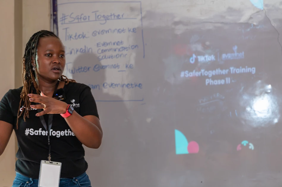 Evelyn Kasina, Eveminet CEO and Trust and Safety Specialist, running a #SaferTogether workshop.