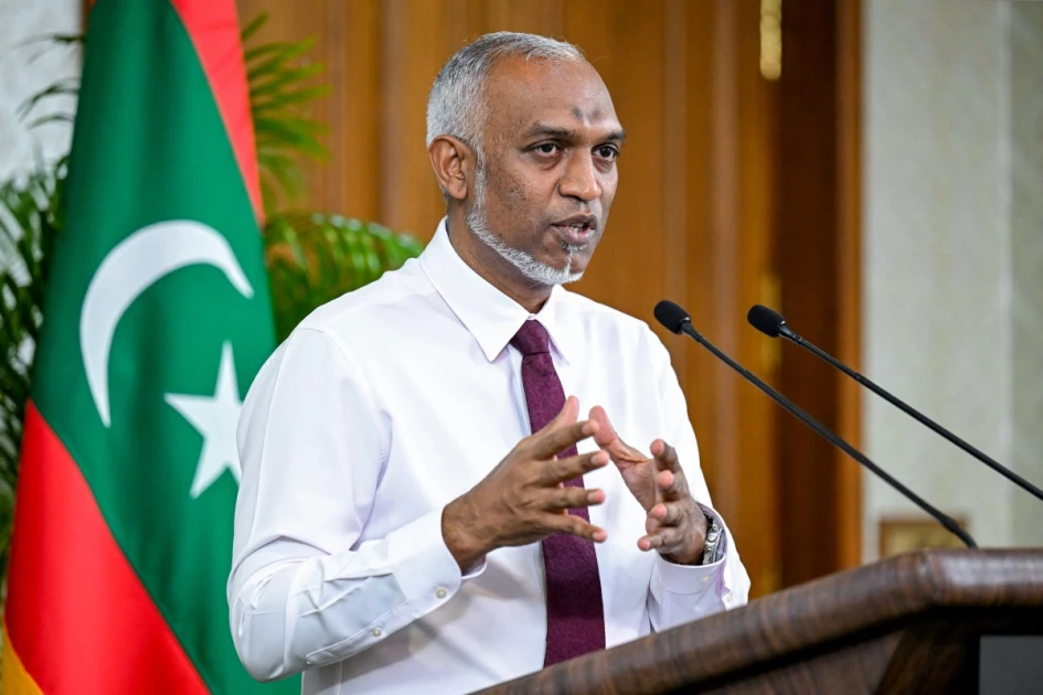 Maldives president holds record 15-hour press conference