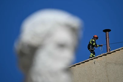 1.3M tweets, 363M TikTok views; Wait for Vatican white smoke fires up social media