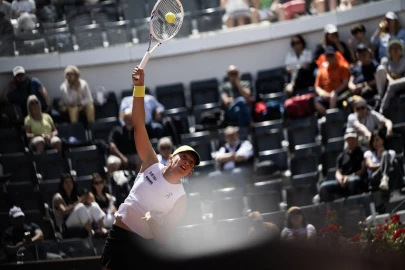 Swiatek makes fast start at Italian Open