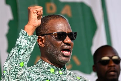 Ivory Coast opposition leader resigns but vows to fight election