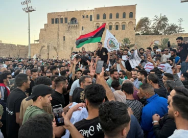 Libyan protesters demand prime minister quit as three ministers resign