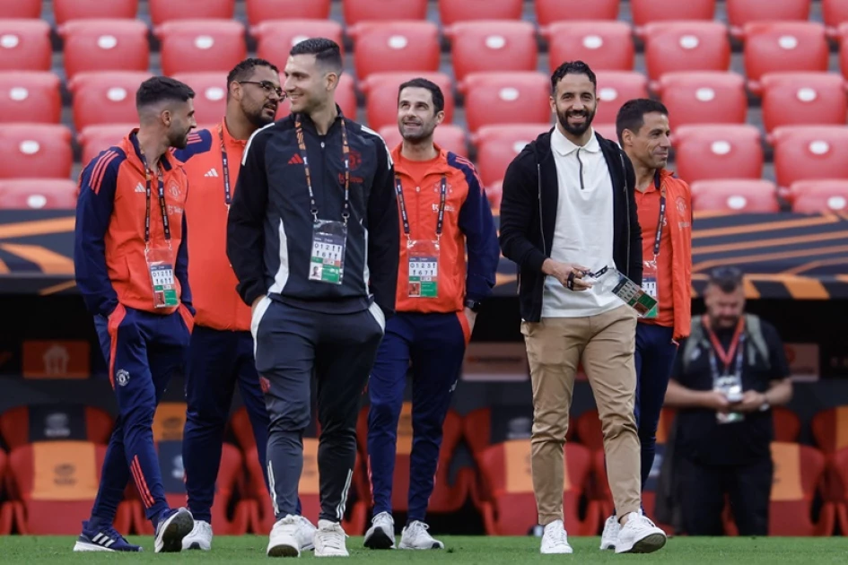 Neville says Man Utd unworthy of parade if they win Europa League