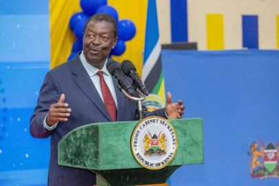 Angry teachers confront Prime CS Mudavadi over Ksh.29 salary increment