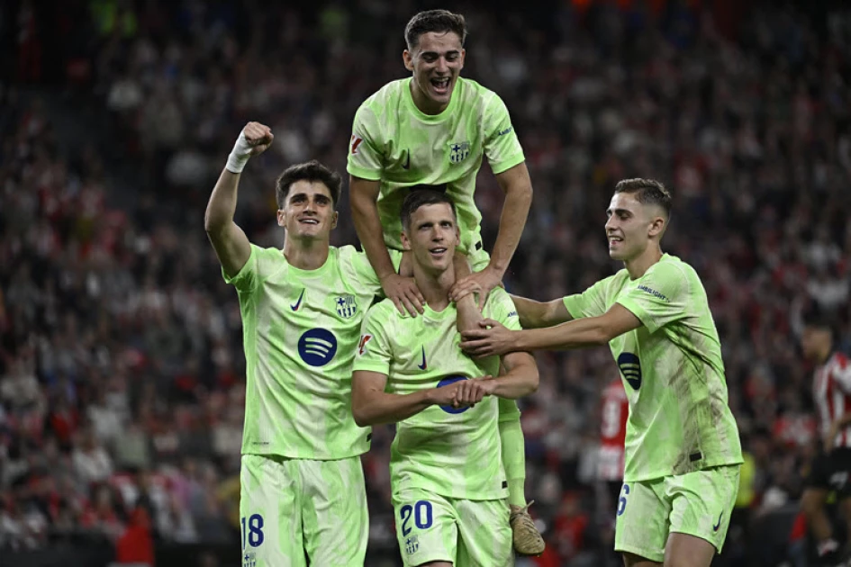 Lewandowski passes century as champions Barca sign off in style