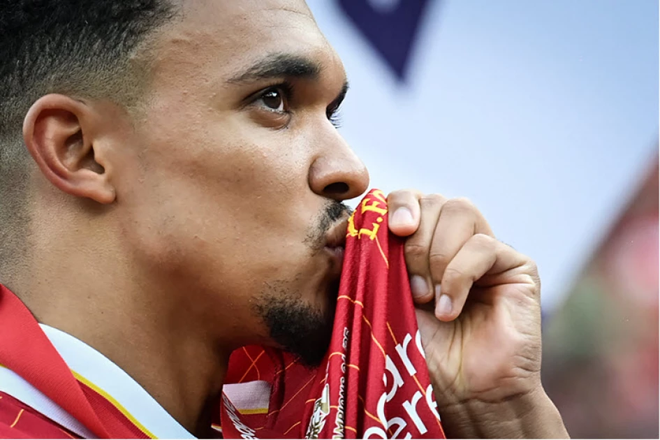Alexander-Arnold 'never felt so loved' as Liverpool star says farewell