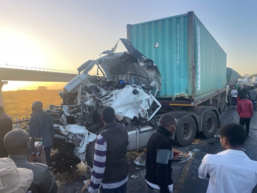 1 killed after 3 trailers collide on Nairobi-Mombasa Highway