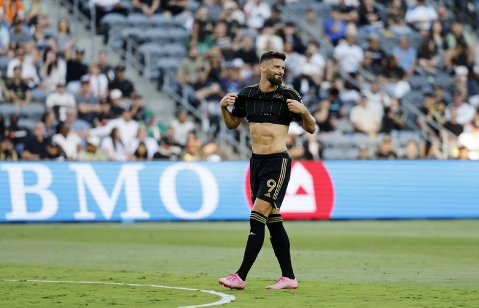 Giroud signs one-year deal with Ligue 1 club Lille