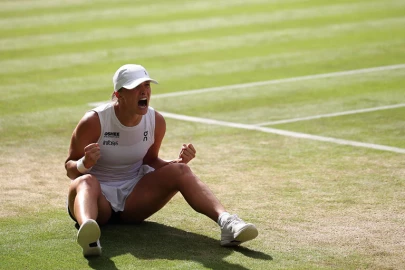 Swiatek splits with coach Fissette after early Miami exit