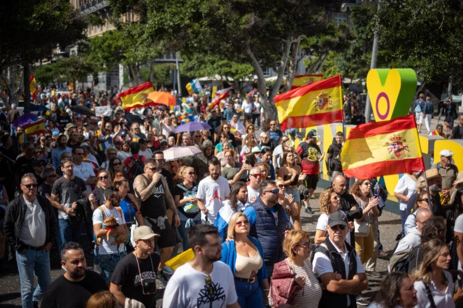 Nine arrests in Spain after anti-migrant unrest