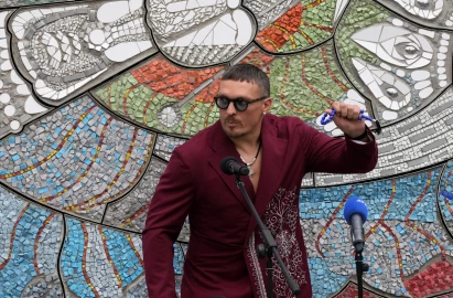 Usyk at career heaviest for title fight with Dubois