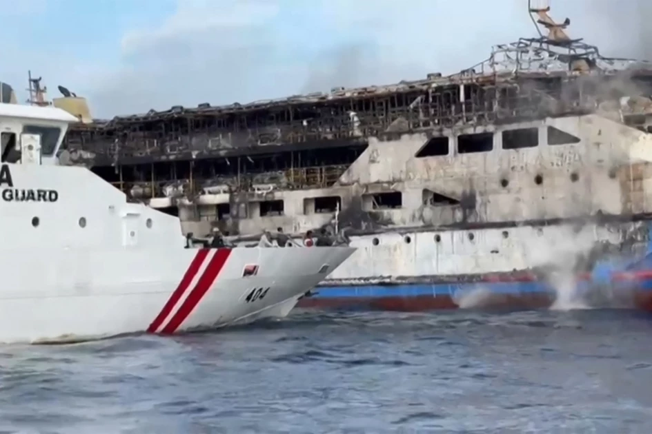 Indonesia ferry fire kills five as hundreds rescued