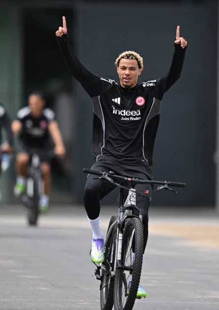 Liverpool sign forward Ekitike from Eintracht Frankfurt