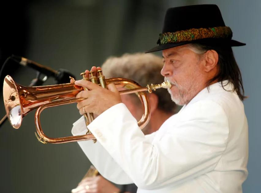 Grammy-winning jazz musician Chuck Mangione dies at 84